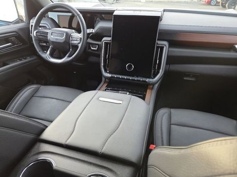 Used 2025 GMC Yukon Denali image 33