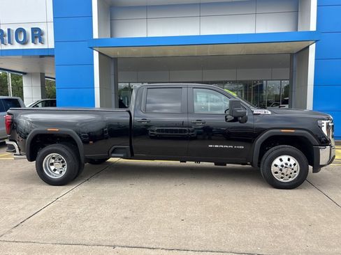 Used 2026 GMC Sierra 3500 Pro RWD image 2