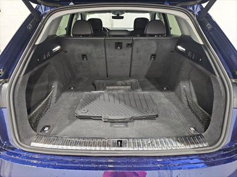 Used 2021 Audi e-tron Premium w/ Convenience Plus Package image 9