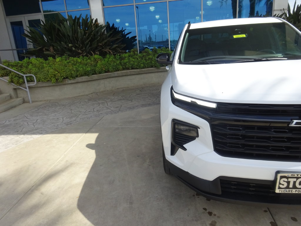 Used 2026 Chevrolet Traverse LT w/ Midnight/Sport Edition FWD image 31