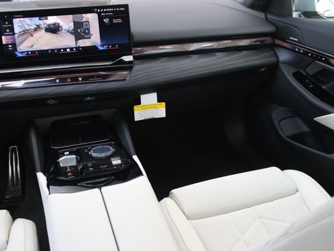 Used 2026 BMW 530i w/ M Sport Package RWD image 28