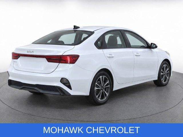 Used 2023 Kia Forte LXS FWD image 5