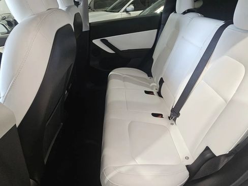 Used 2021 Tesla Model Y Long Range image 10