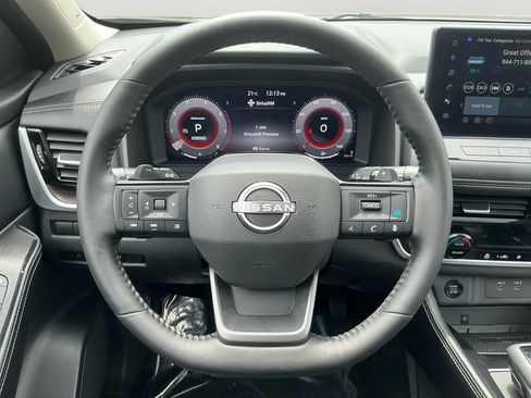 Used 2025 Nissan Rogue Platinum FWD image 19