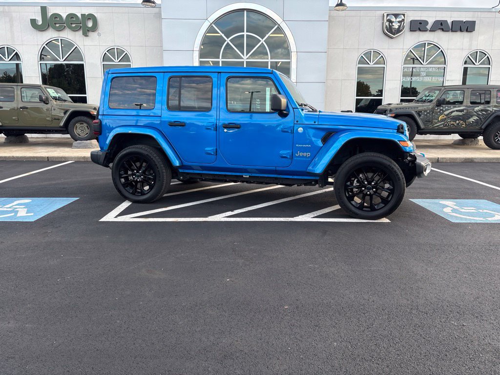 Used 2024 Jeep Wrangler Unlimited Sahara AWD/4WD image 2