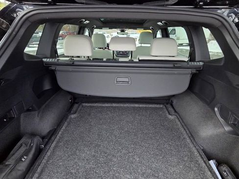 Used 2024 Volkswagen Tiguan SE R-Line image 9