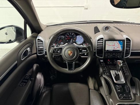 Used 2016 Porsche Cayenne AWD/4WD image 22