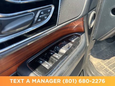 Used 2019 Lincoln Navigator Reserve AWD/4WD image 12