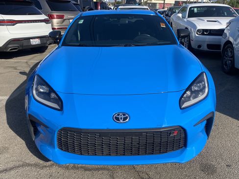 Used 2023 Toyota GR86 Premium w/ ALL Weather Mat Package (TMS) RWD image 3