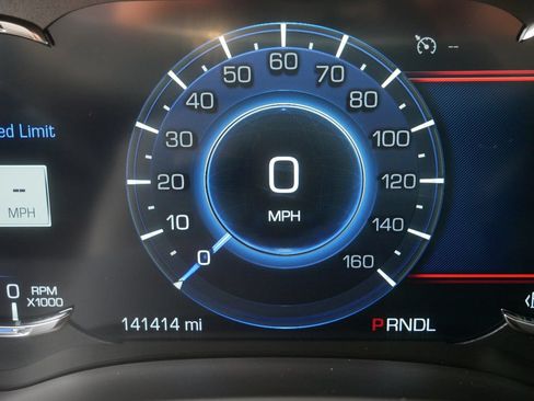 Used 2020 Cadillac Escalade Premium Luxury w/ Escalade Sport Edition AWD/4WD image 35