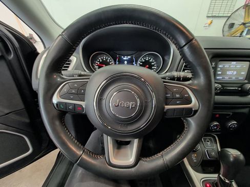 Used 2018 Jeep Compass Latitude image 20