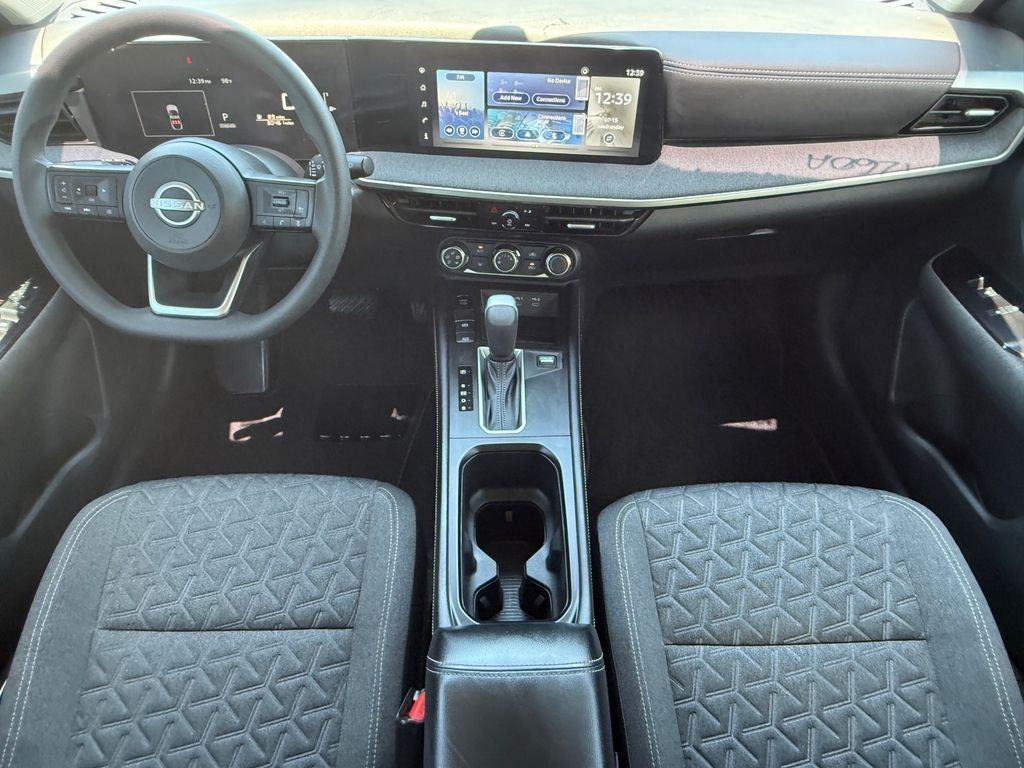 Used 2025 Nissan Kicks SV AWD/4WD image 15
