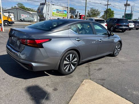 Used 2021 Nissan Altima 2.5 SV FWD image 8