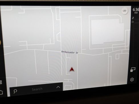 Used 2025 Land Rover Defender 110 X-Dynamic SE image 11