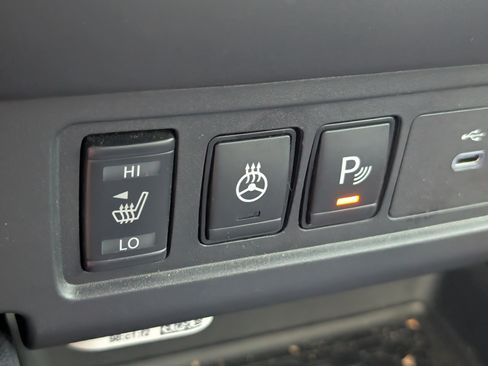 Used 2025 Nissan Frontier PRO-4X w/ Pro Premium Package AWD/4WD image 12