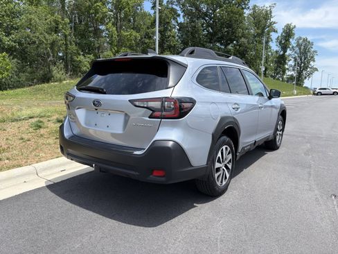 Certified 2025 Subaru Outback Premium w/ Popular Package #1A AWD/4WD image 9