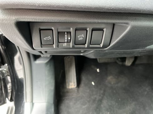 Used 2024 Subaru Outback Premium AWD/4WD image 18