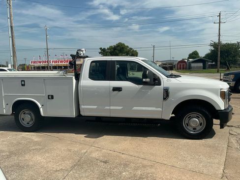 Used 2019 Ford F250 XL w/ Power Equipment Group RWD image 5