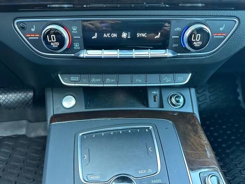 Used 2019 Audi Q5 2.0T Premium Plus image 18