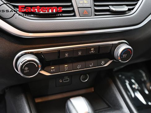 Used 2023 Nissan Altima 2.5 S FWD image 19