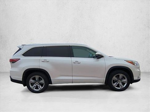 Used 2015 Toyota Highlander Limited image 4