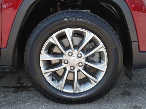 Used 2020 Jeep Cherokee Latitude Lux w/ Comfort/Convenience Group AWD/4WD image 11