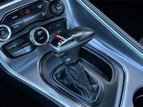 Used 2019 Dodge Challenger SXT image 22