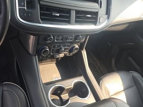 Used 2023 Chevrolet Tahoe Premier AWD/4WD image 13