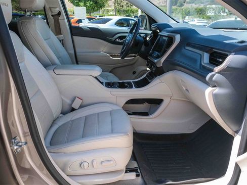 Used 2022 GMC Acadia Denali w/ Denali Ultimate Package image 18