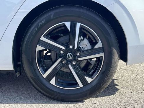 Used 2025 Nissan Sentra SV image 11