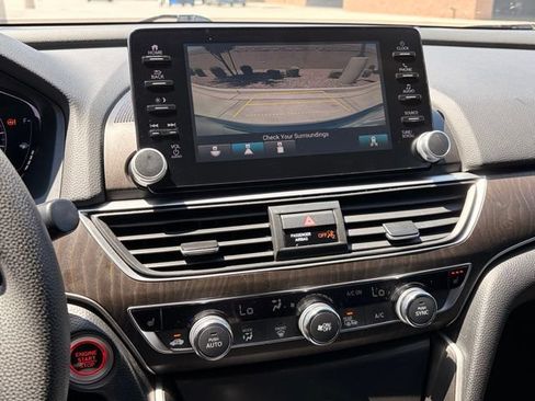 Used 2018 Honda Accord EX image 14