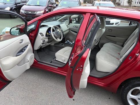 Used 2012 Nissan Leaf SV image 19