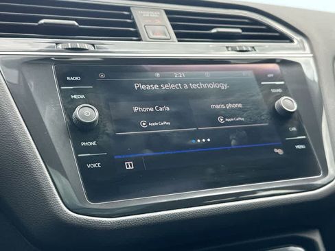 Used 2022 Volkswagen Tiguan SE FWD image 17