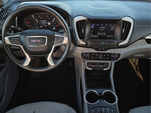 Used 2023 GMC Terrain SLE w/ Driver Convenience Package image 10