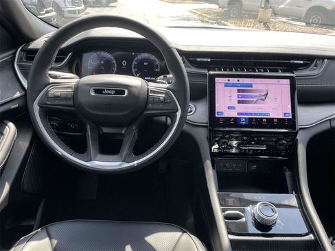 New 2025 Jeep Grand Cherokee L Limited image 11