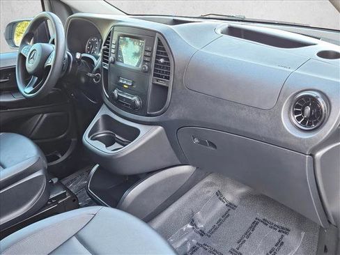 Used 2023 Mercedes-Benz Metris image 20