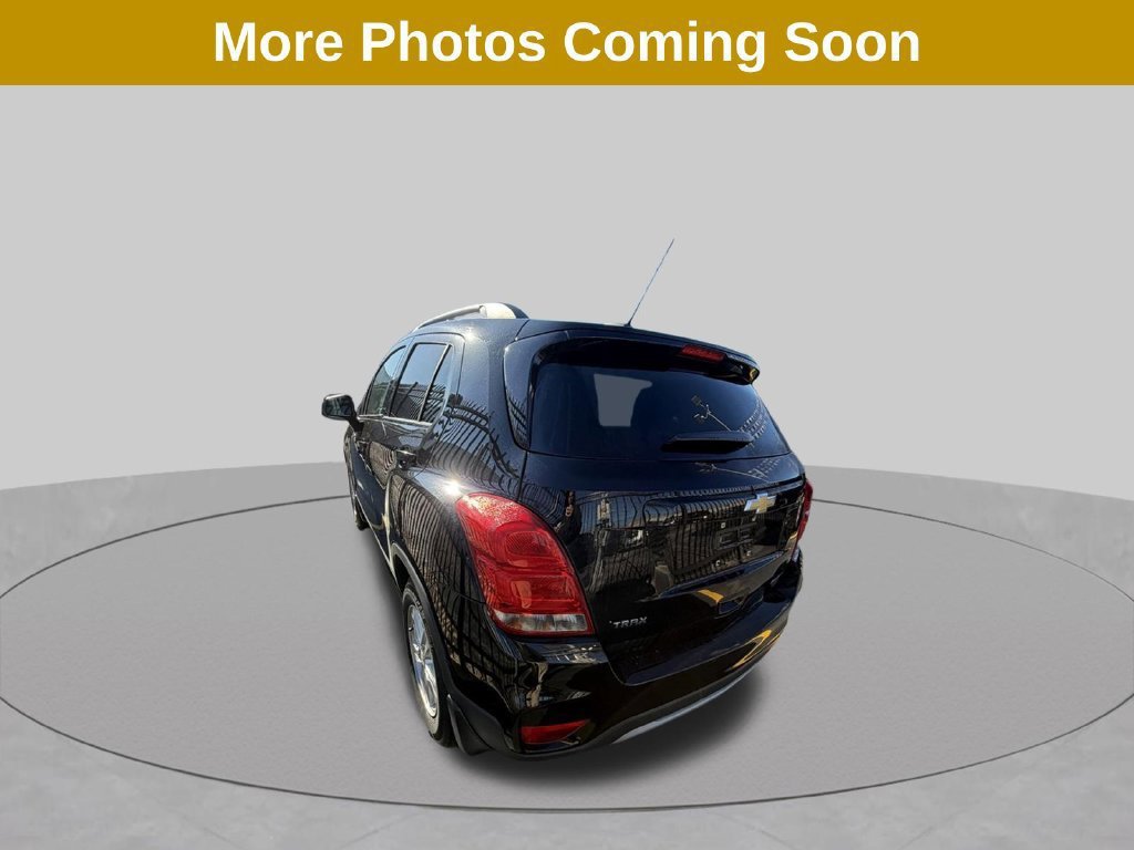 Used 2020 Chevrolet Trax LT w/ LPO, Protection Package FWD image 3