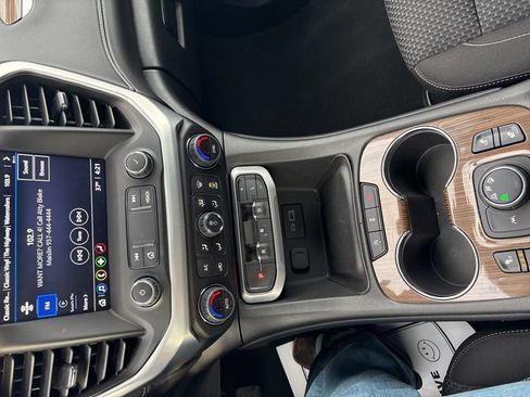 Used 2023 GMC Acadia SLE w/ Driver Convenience Package image 38