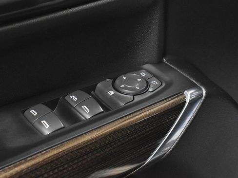 Used 2022 Chevrolet Silverado 1500 LT Trail Boss w/ Bed Protection Package AWD/4WD image 12