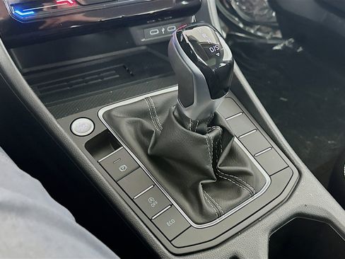 New 2026 Volkswagen Jetta SE FWD image 16