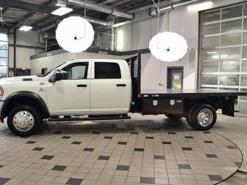 Used 2024 RAM 5500 Tradesman w/ Chrome Appearance Group image 3