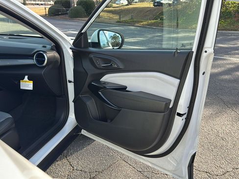 New 2026 Chevrolet Trax LT w/ Driver Confidence Package image 12