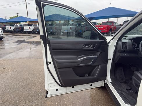 Used 2024 Nissan Pathfinder Rock Creek AWD/4WD image 10