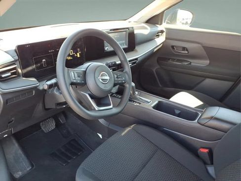 Used 2025 Nissan Kicks S AWD/4WD image 10