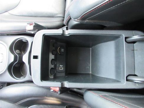 Used 2016 Jeep Cherokee Trailhawk w/ Comfort/Convenience Group image 17