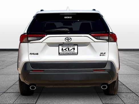 Used 2025 Toyota RAV4 XLE AWD/4WD image 4