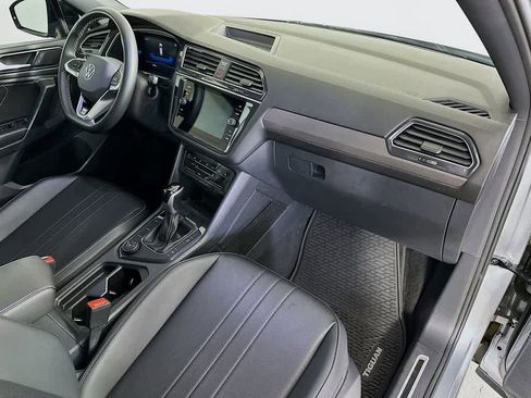 Used 2023 Volkswagen Tiguan SE R-Line image 35