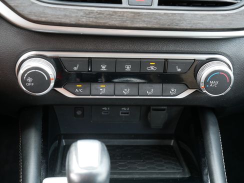 Certified 2023 Nissan Altima 2.5 SV w/ SV Premium Package AWD/4WD image 23