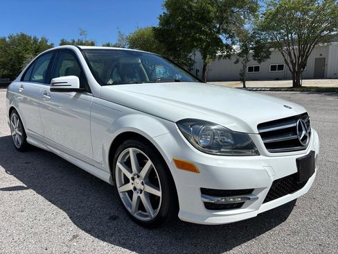Used 2014 Mercedes-Benz C 250 Sedan image 4