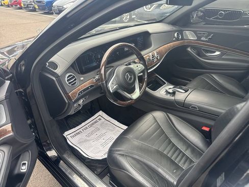 Used 2018 Mercedes-Benz S 560 4MATIC Sedan w/ Premium Package image 31
